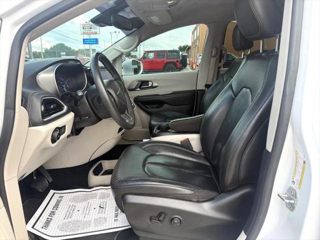 2022 Chrysler Pacifica Touring L