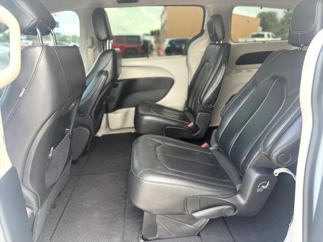 2022 Chrysler Pacifica Touring L