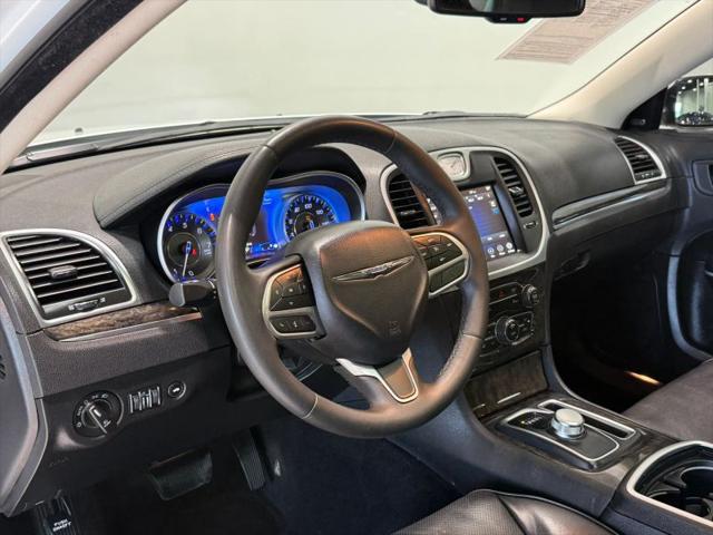 2023 Chrysler 300 Touring L