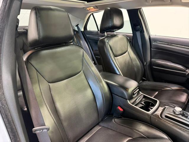 2023 Chrysler 300 Touring L