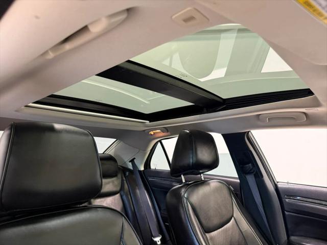 2023 Chrysler 300 Touring L
