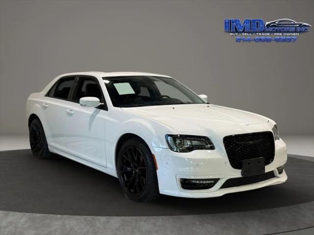 2023 Chrysler 300 Touring L