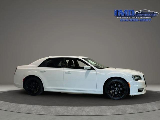 2023 Chrysler 300 Touring L