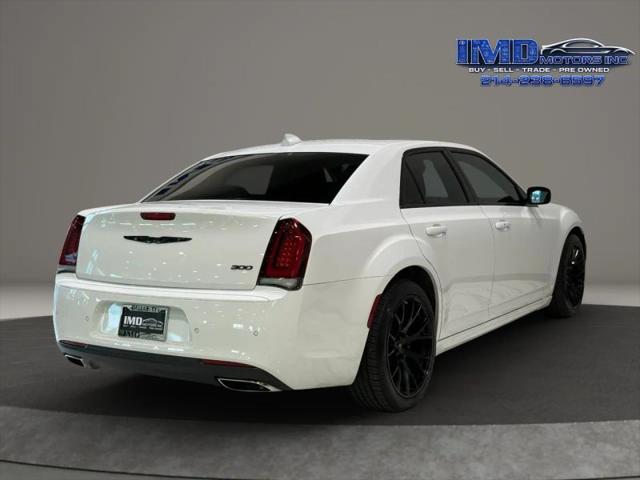2023 Chrysler 300 Touring L