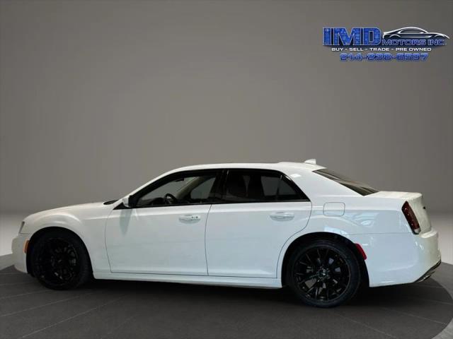 2023 Chrysler 300 Touring L