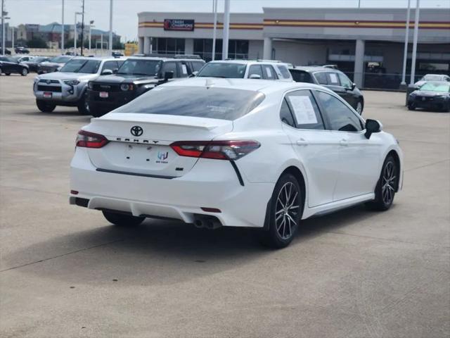 2024 Toyota Camry SE