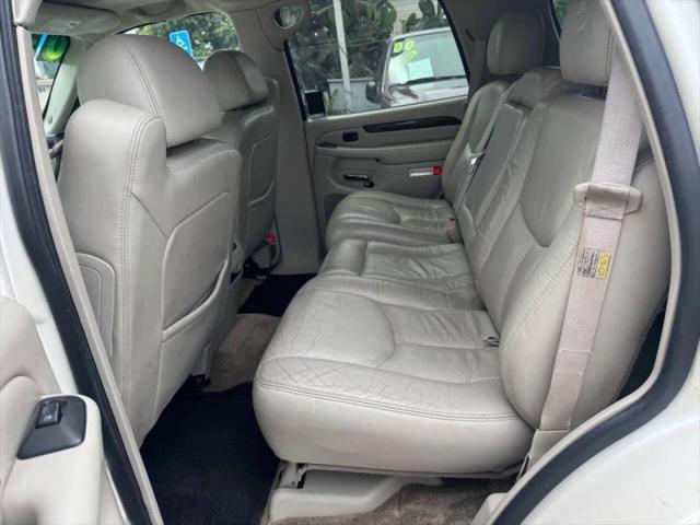 2003 Cadillac Escalade Standard
