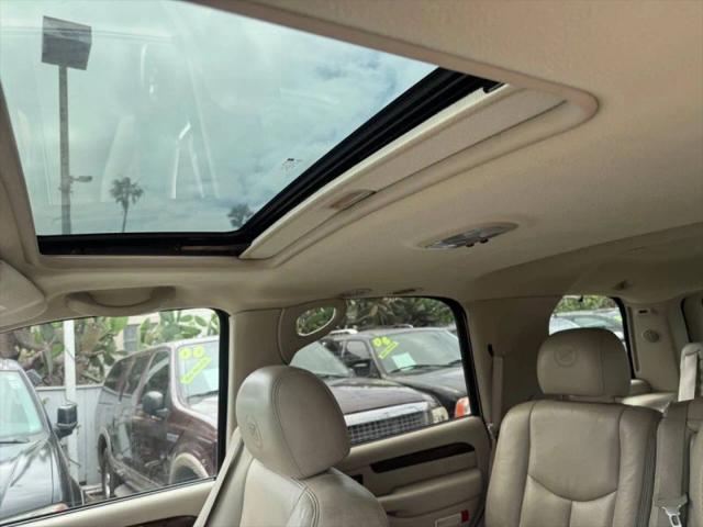 2003 Cadillac Escalade Standard