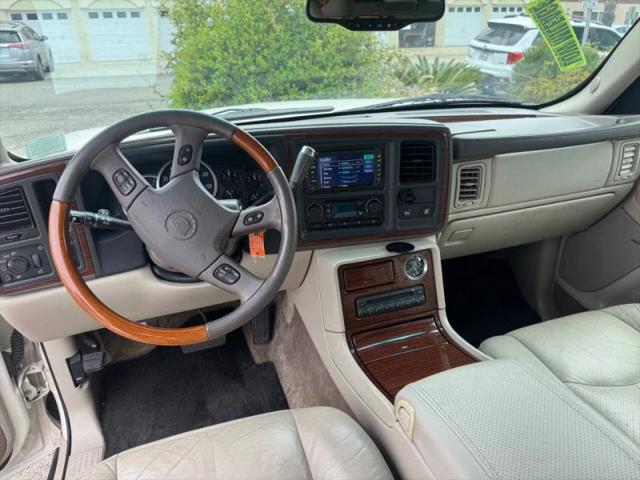 2003 Cadillac Escalade Standard