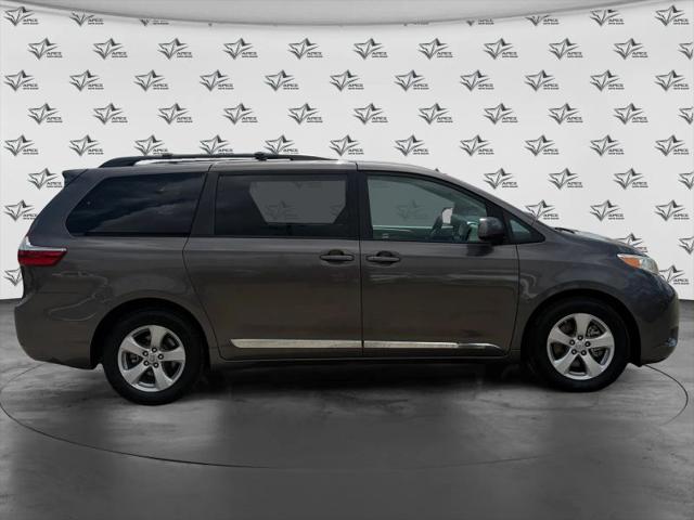 2017 Toyota Sienna LE 8 Passenger