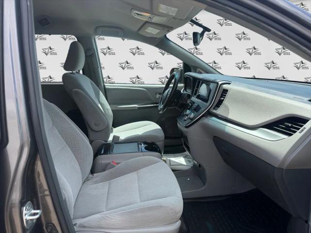 2017 Toyota Sienna LE 8 Passenger