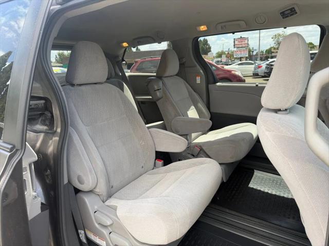 2017 Toyota Sienna LE 8 Passenger