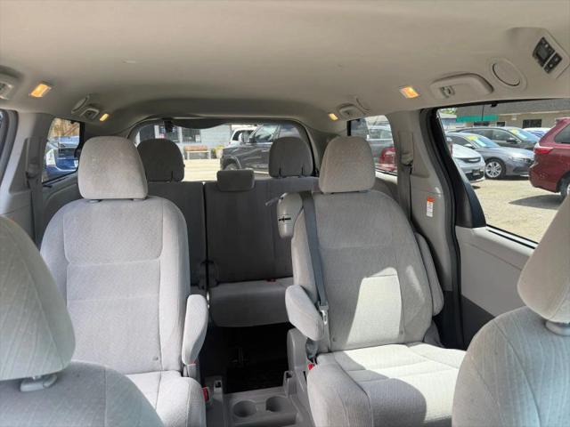 2017 Toyota Sienna LE 8 Passenger