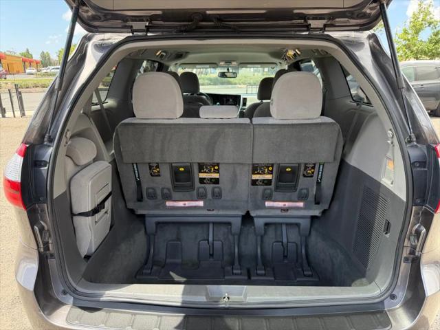2017 Toyota Sienna LE 8 Passenger
