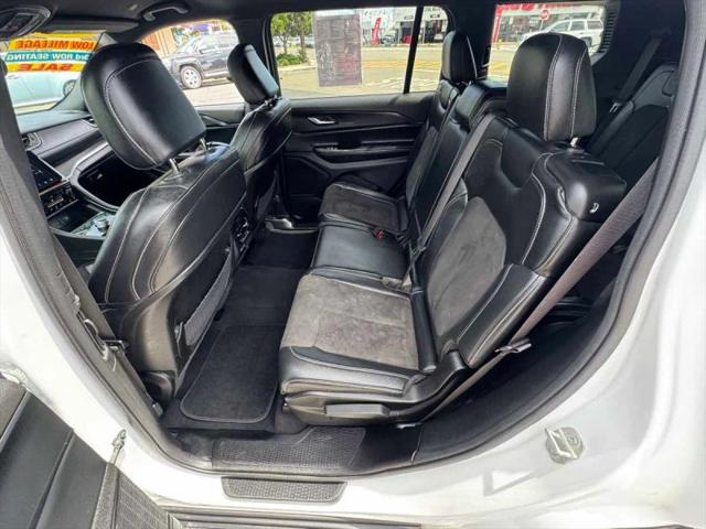 2023 Jeep Grand Cherokee L Altitude 4x2
