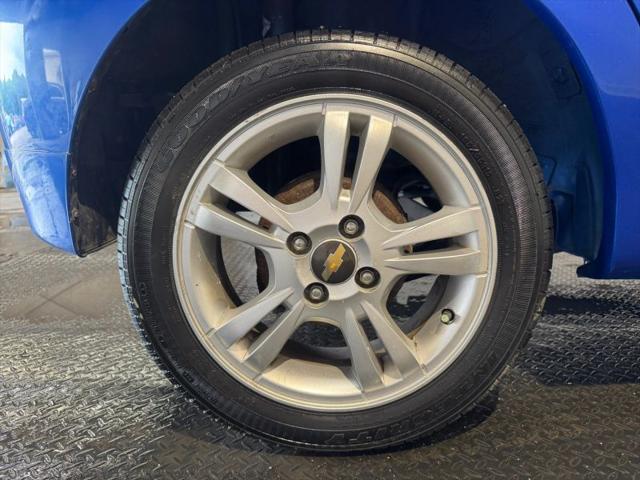 2011 Chevrolet Aveo 1LT
