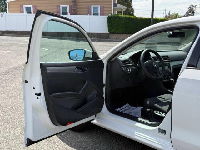 2012 Volkswagen Passat 2.5L S