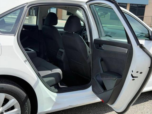 2012 Volkswagen Passat 2.5L S