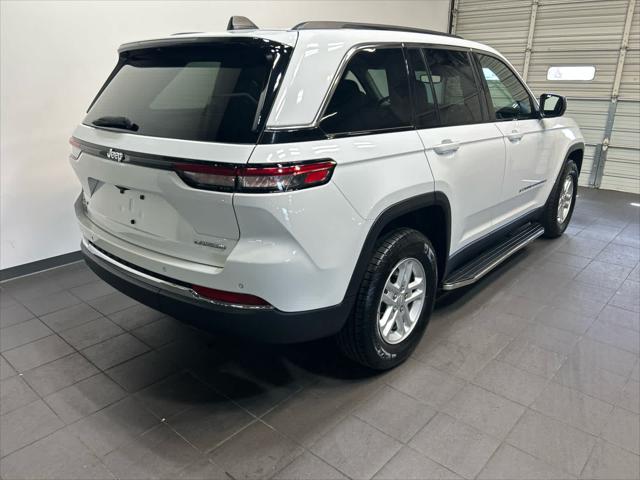 2023 Jeep Grand Cherokee Laredo 4x4