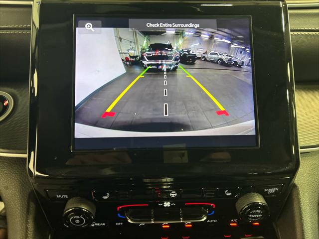 2023 Jeep Grand Cherokee Laredo 4x4