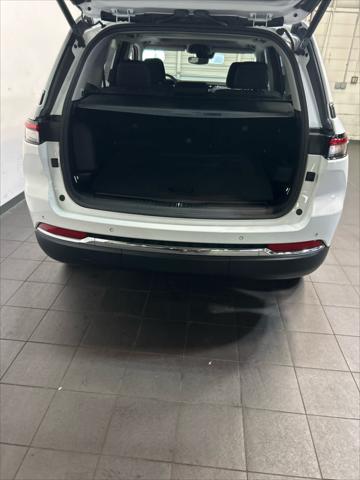 2023 Jeep Grand Cherokee Laredo 4x4