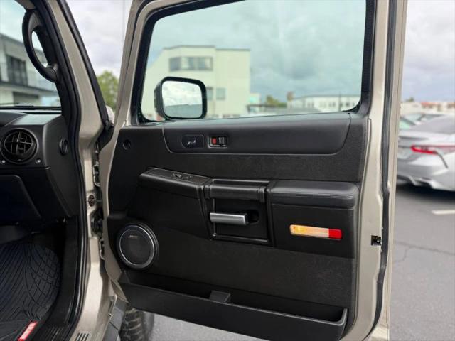 2005 HUMMER H2 Base