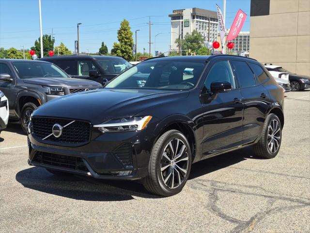 2023 Volvo XC60 B5 Plus Dark Theme