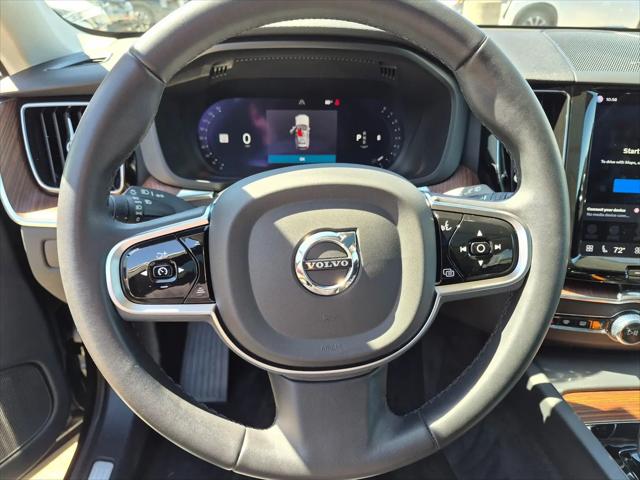 2023 Volvo XC60 B5 Plus Dark Theme