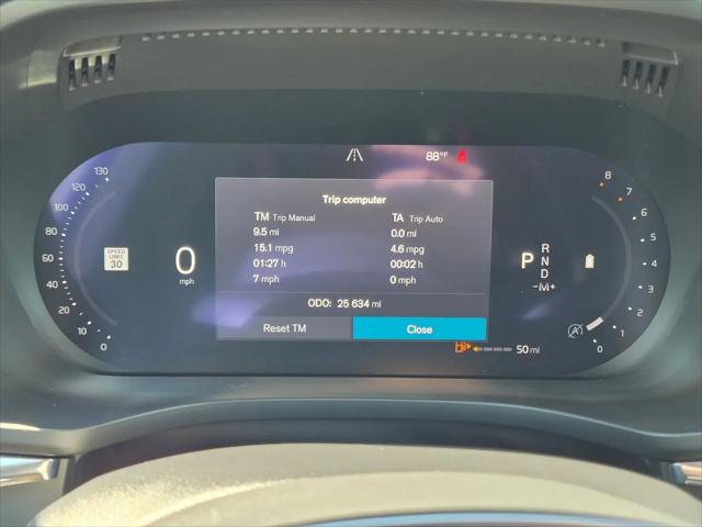 2023 Volvo XC60 B5 Plus Dark Theme