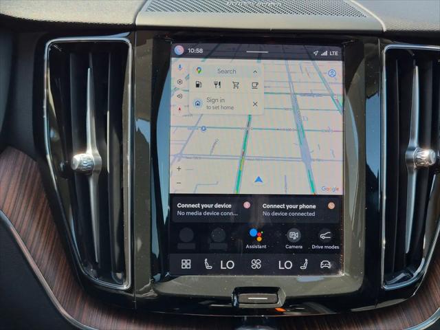 2023 Volvo XC60 B5 Plus Dark Theme