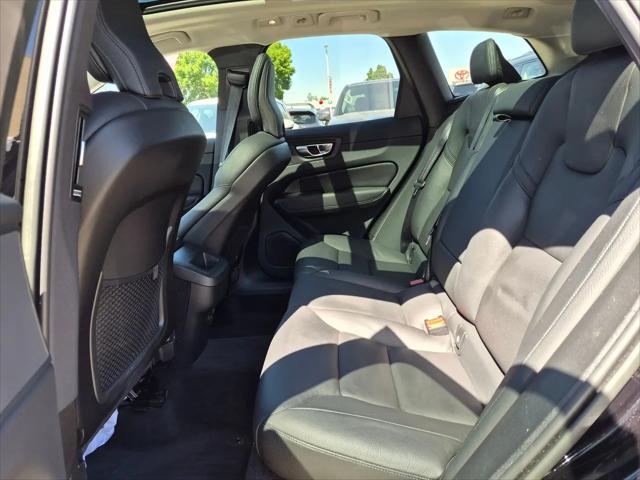 2023 Volvo XC60 B5 Plus Dark Theme