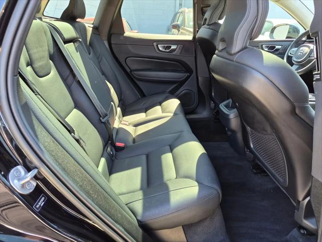 2023 Volvo XC60 B5 Plus Dark Theme