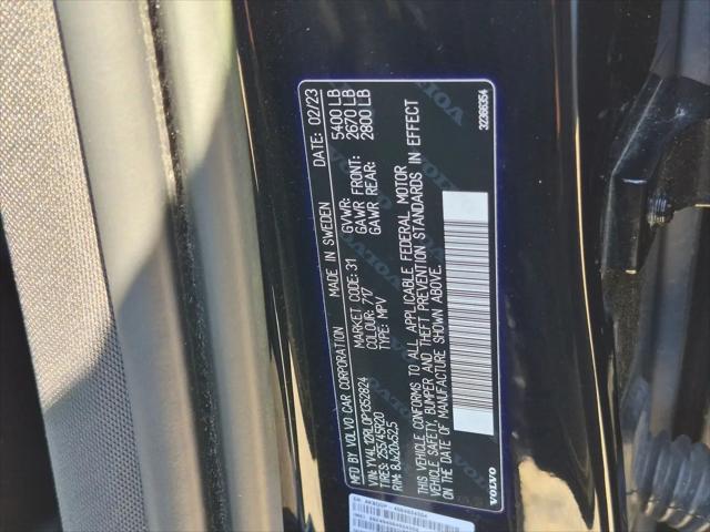 2023 Volvo XC60 B5 Plus Dark Theme