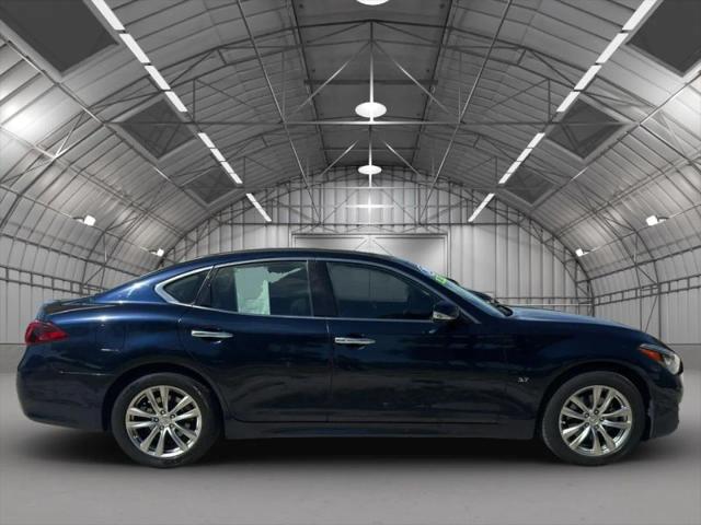 2015 INFINITI Q70 3.7
