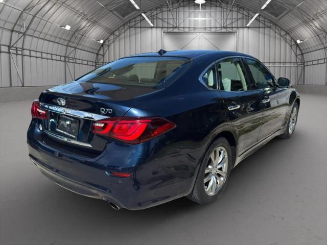 2015 INFINITI Q70 3.7