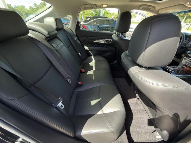 2015 INFINITI Q70 3.7