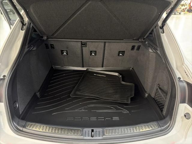 2024 Porsche Macan Macan