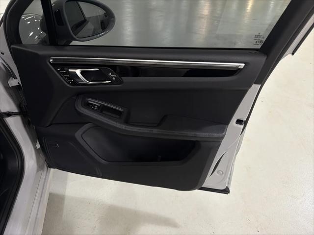 2024 Porsche Macan Macan
