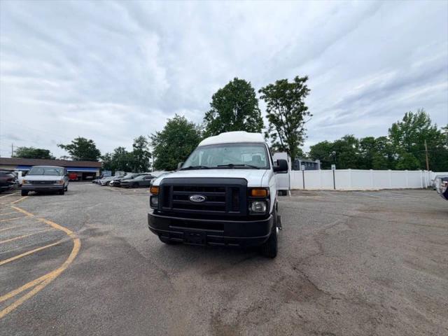 2014 Ford E-350 Super Duty Base
