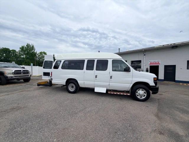 2014 Ford E-350 Super Duty Base