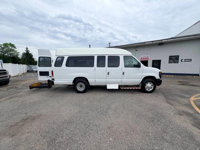 2014 Ford E-350 Super Duty Base
