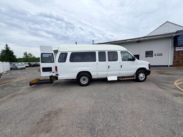 2014 Ford E-350 Super Duty Base