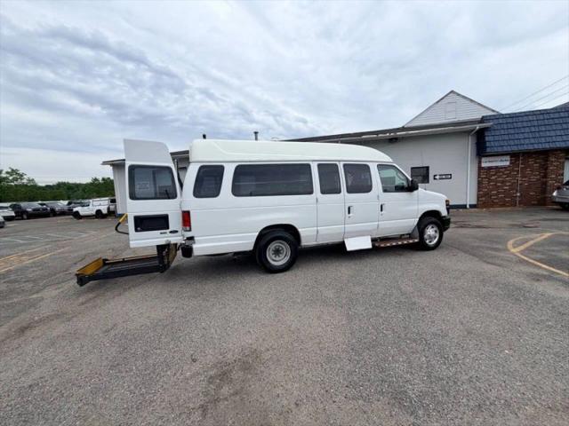 2014 Ford E-350 Super Duty Base