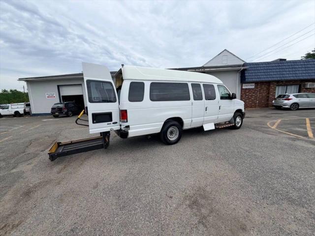 2014 Ford E-350 Super Duty Base
