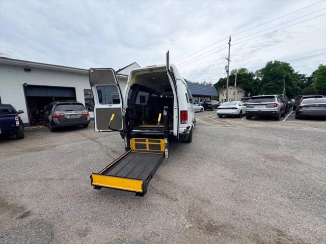 2014 Ford E-350 Super Duty Base