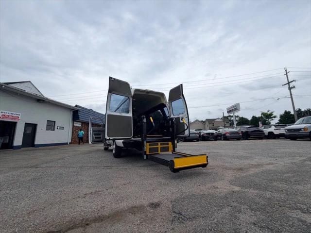 2014 Ford E-350 Super Duty Base