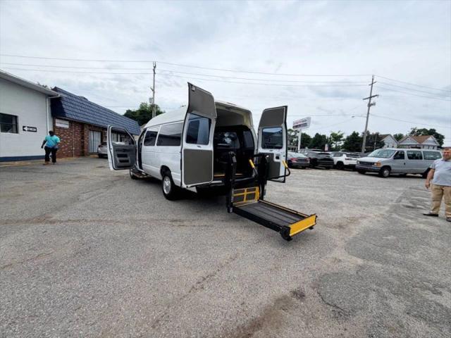 2014 Ford E-350 Super Duty Base