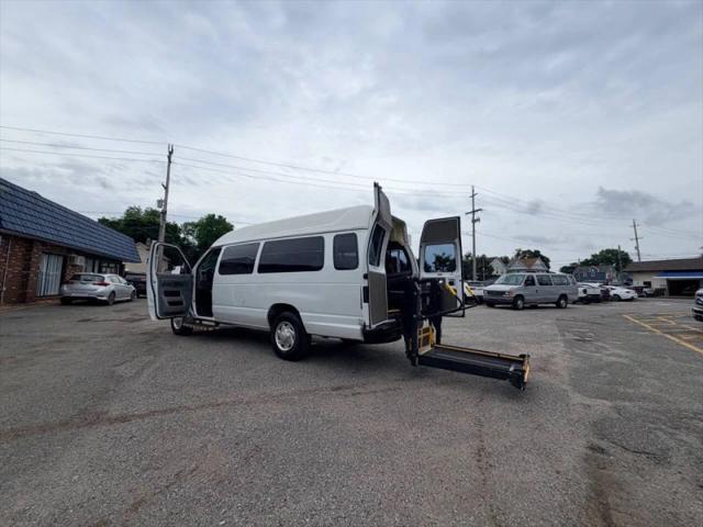2014 Ford E-350 Super Duty Base
