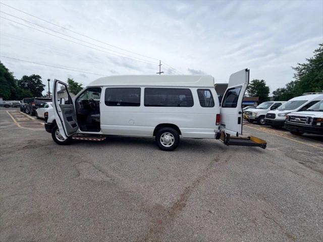 2014 Ford E-350 Super Duty Base