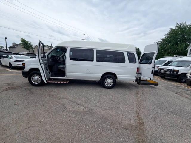 2014 Ford E-350 Super Duty Base